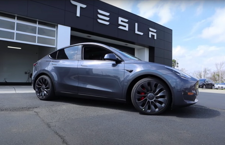 特斯拉或将在7月推出磷酸铁锂版本Model Y，价格有望降至30万以下
