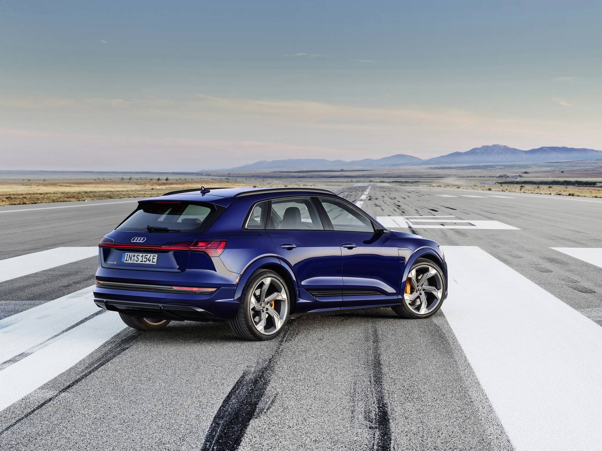 http://i2.dd-img.com/erp/9dfc00c0d55d8ebffde4c9e6cdb4ac20.jpg 2022-Audi-e-tron-S-5.jpg