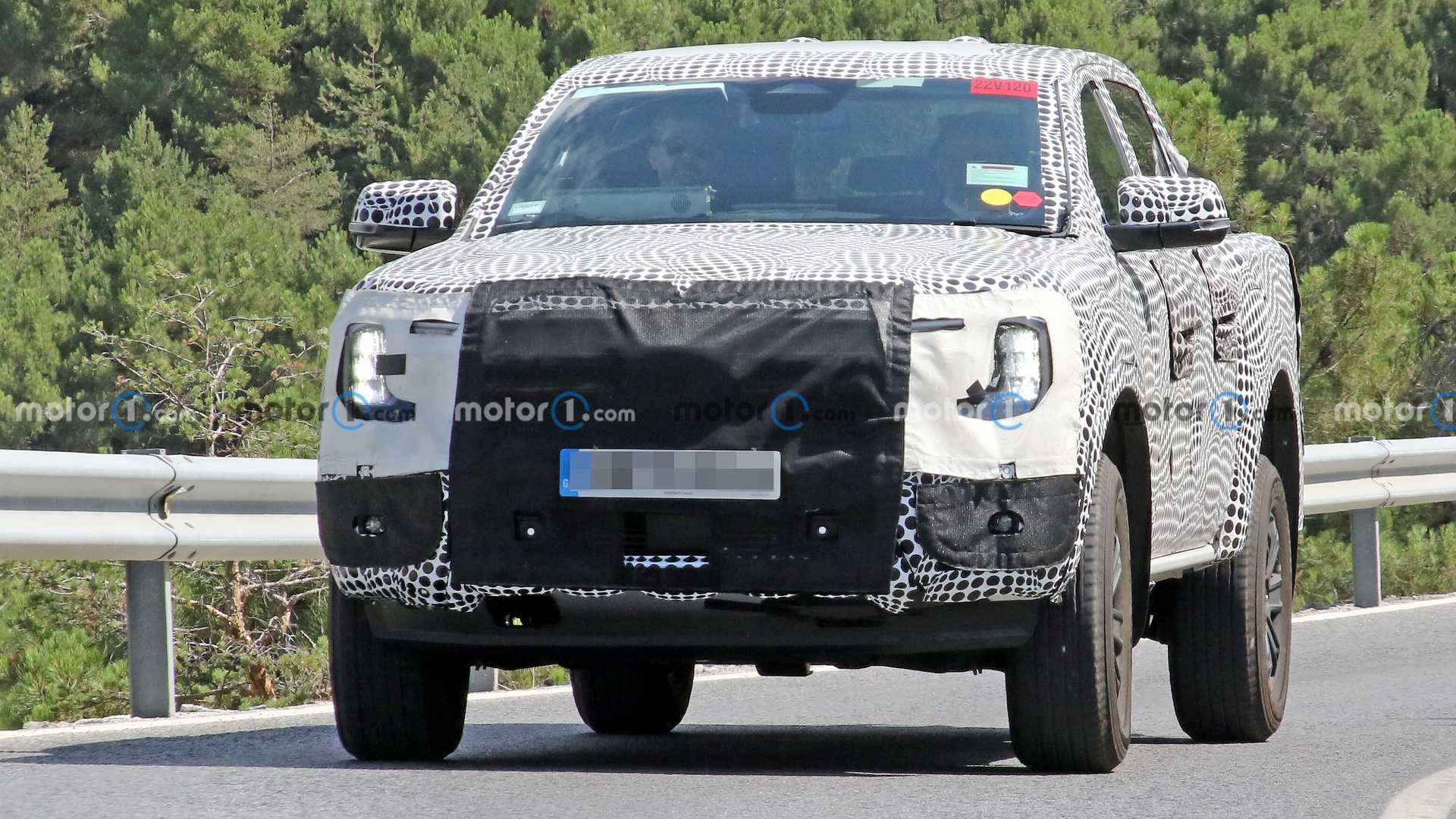 2023-ford-ranger-front-view-spy-photo (1).jpg