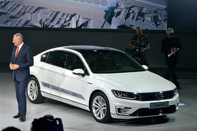大众Passat GTE亮相巴黎，采用混合动力系统