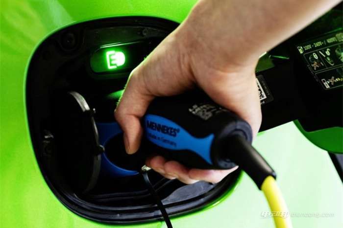 u_autohomecar__wKjBxVfkf1iAKHA3AAF-Jfcg4io271_副本