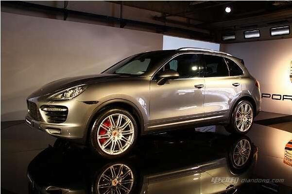 全新一代卡宴混动版谍照曝光