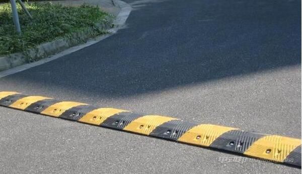 新一代小米SU7官宣：估计4月上市今日敞开小订