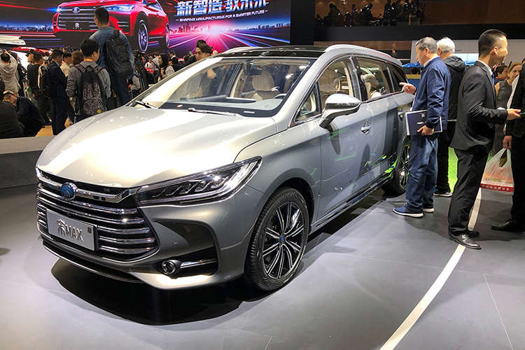 变化不大 比亚迪宋MAX插电混合动力版亮相