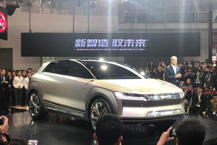 外观前卫 比亚迪E-SEED概念车亮相北京车展