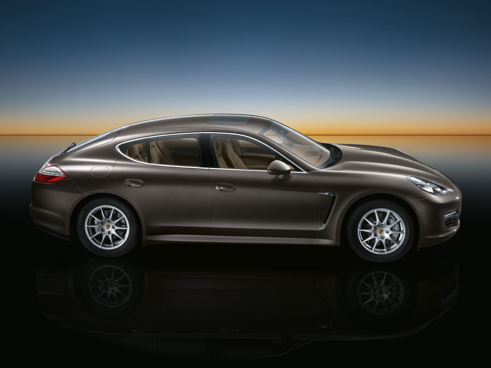 保时捷panamera新能源汽车怎么样?保时捷panamera