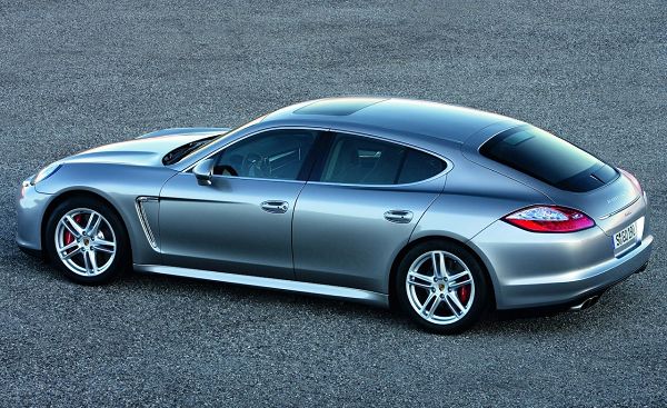 保时捷panamera新能源汽车怎么样?保时捷panamera