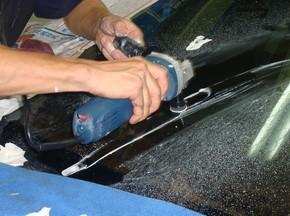 汽车玻璃划痕怎么处理