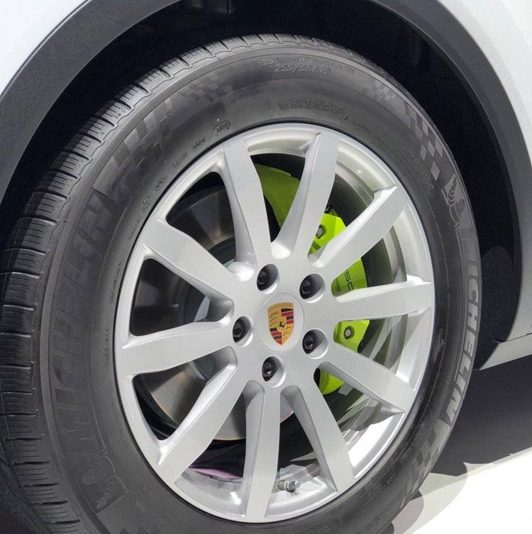 3.0升排量的插混车,买不起的保时捷Cayenne E-Hybrid亮相广州车展