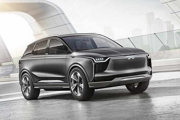 后视镜和门把手全取消了，电池可以用手更换，爱驰U5将在11月29日首发