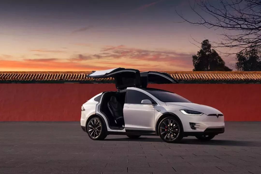 美国是不是都是电动汽车:特斯拉model x