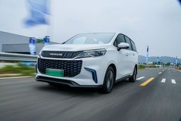 底盘质感出色的家用MPV 场地试驾上汽MAXUS EUNIQ 5 