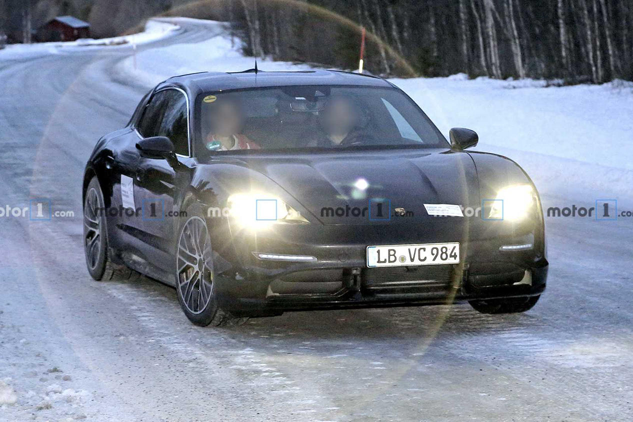 porsche-taycan-cross-turismo-spy-photo
