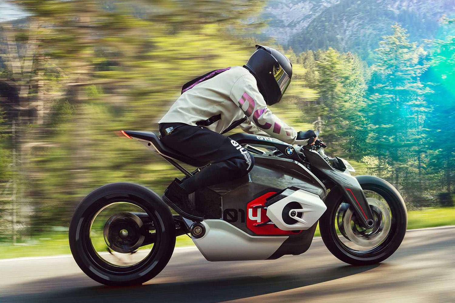 百公里加速仅2.9秒 宝马纯电动摩托车原型车曝光