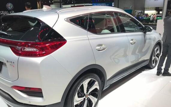 红旗推出首款新能源车,红旗e-hs3登场!