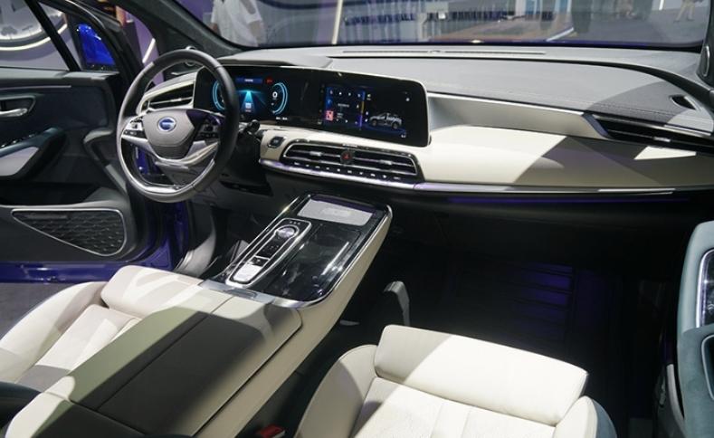 25-30万电动汽车