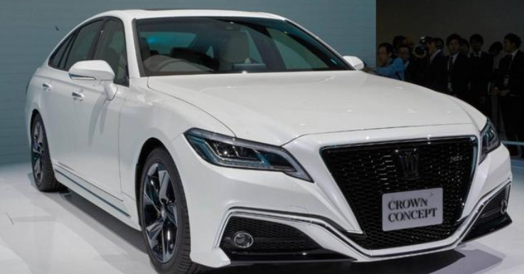 最牛中大型车车,283马力+7.1L油耗,皇冠魅力没法挡?