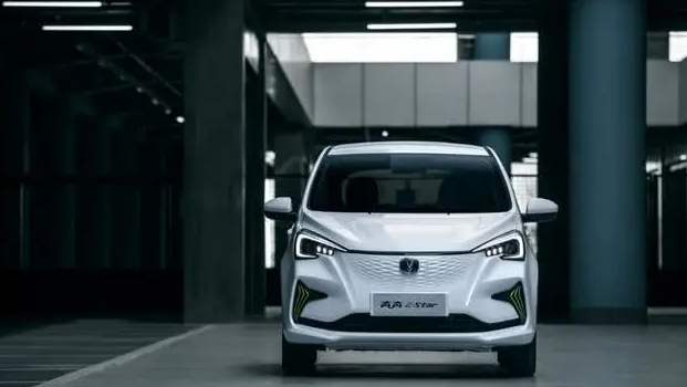 这款纯电动微型车性能足够，不怕贬值，你不来看一下吗