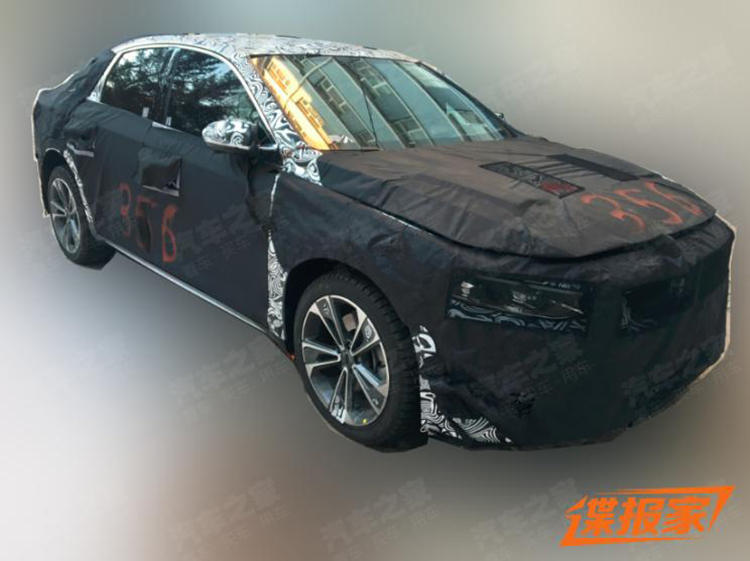 744x0_m910_autohomecar__ChwFql6yRgWAAb5AAApQmUrFSvc305