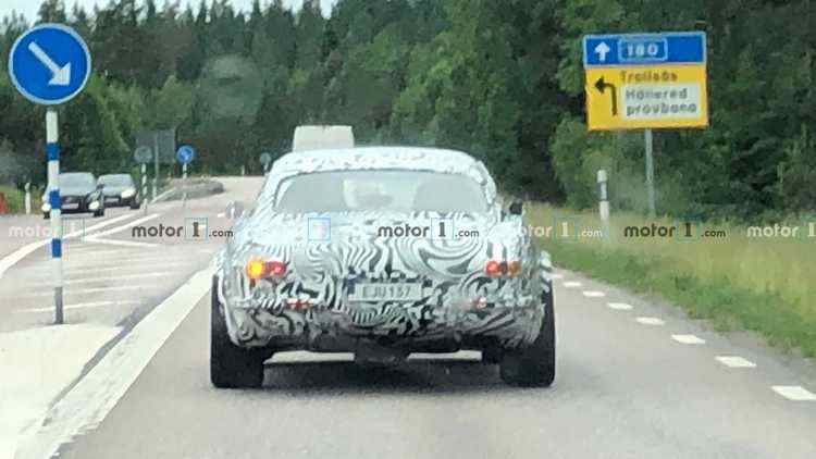 volvo-p1800-spy-photo2