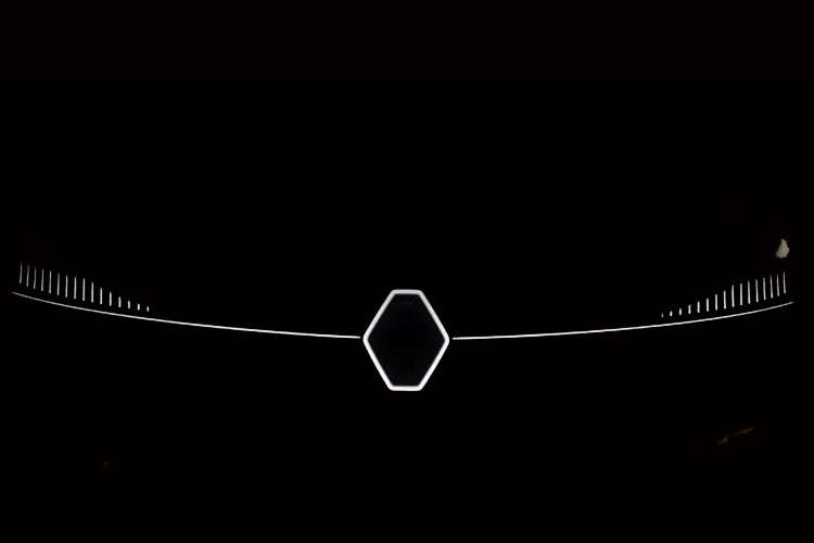 基于CMF-EV平台打造！雷诺全新电动SUV新预告图发布 