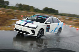 CEVC紧凑型轿车组综合冠军丨上汽R ER6抢先测试
