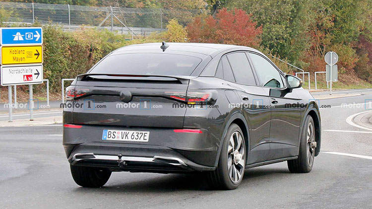 vw-id.5-first-spy-photo-rear-three-quarters-(1)