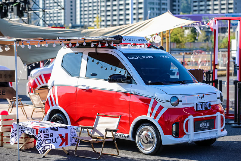 https://i2.dd-img.com/cms/086acd3831abe3b7afeb4529381e3f41.jpg MINIEV x K COFFEE联名咖啡车_副本.jpg