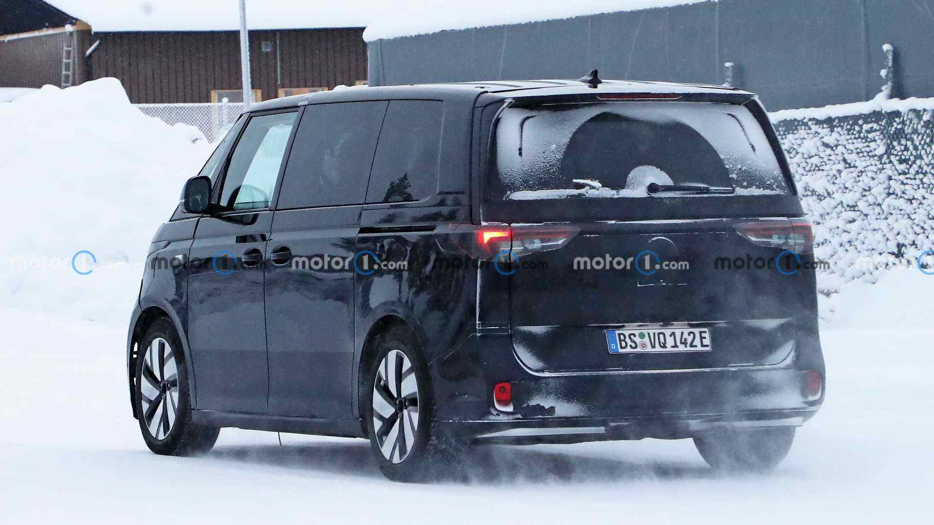 2023-vw-id.-buzz-spy-photo (3).jpg