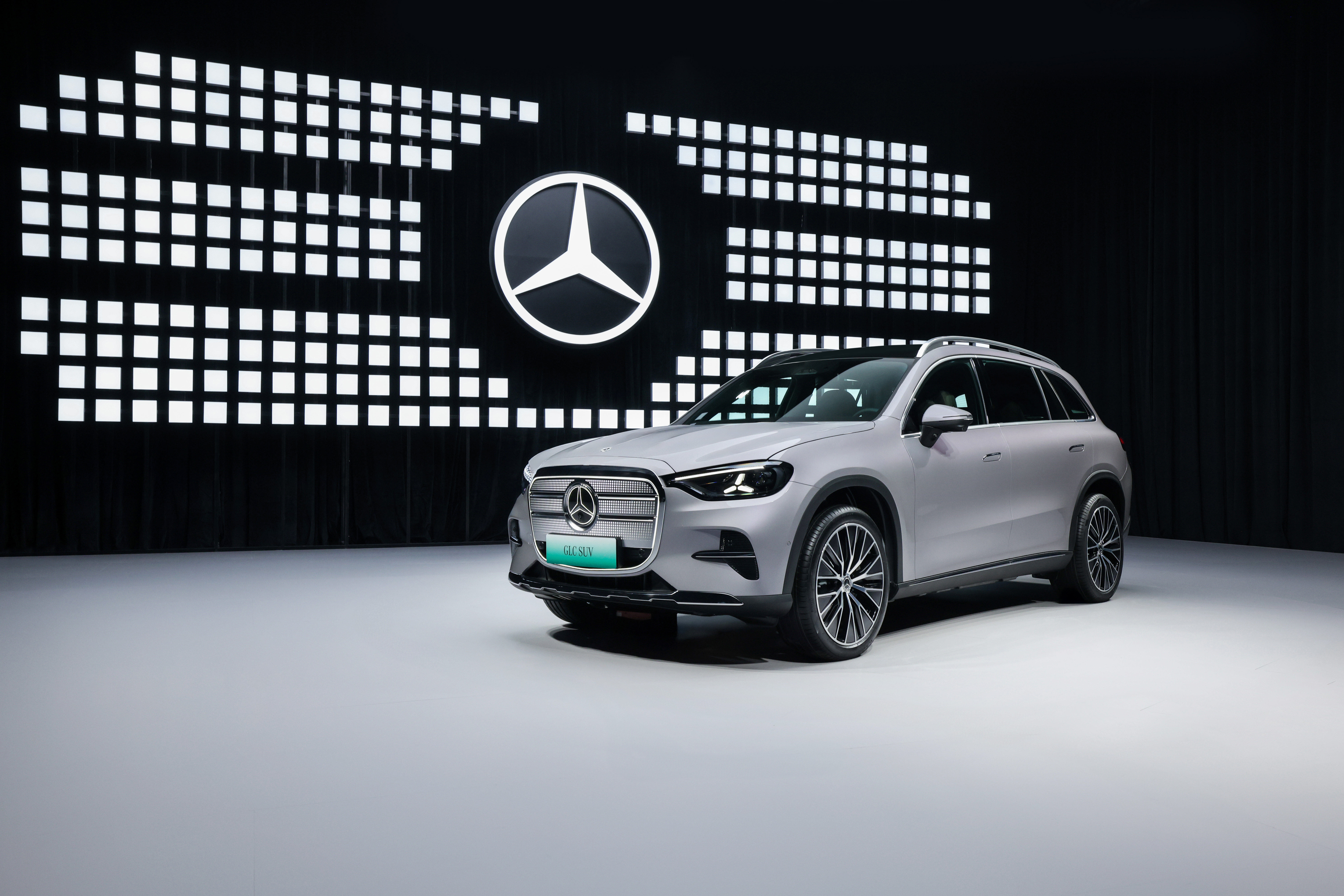 全新梅赛德斯-奔驰纯电GLC SUV-9.jpg