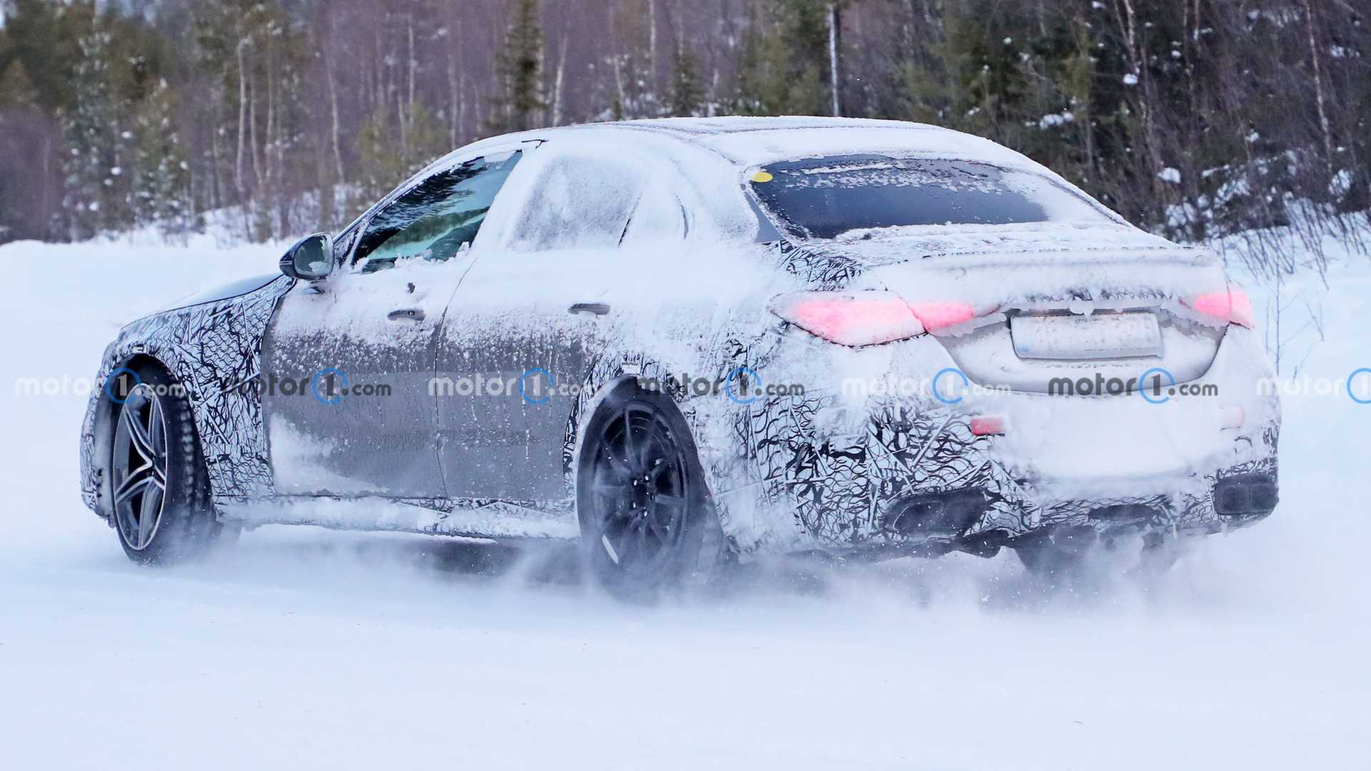 https://i2.dd-img.com/cms/13e1d6f1d0b3a609970926d73c802714.jpg 3mercedes-amg-c63-sedan-spy-shots.jpeg