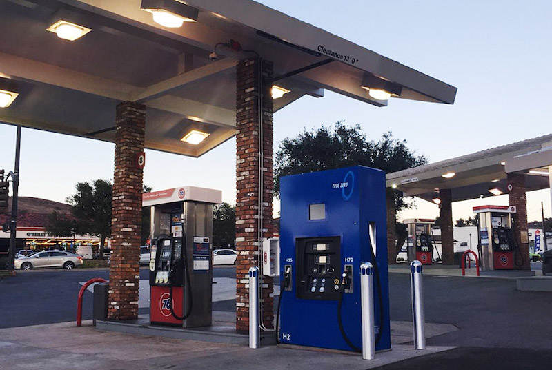 true-zero-hydrogen-fueling-pump-run-by-first-element-fuels-opened-in-thousand-oaks-ca-mar-2018_100648610_l.jpeg