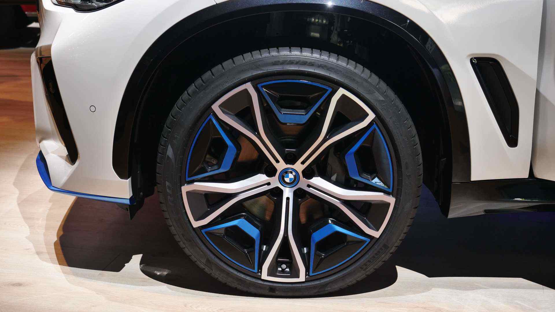 live-photos-of-bmw-ix5-hydrogen-from-iaa-2021 (3).jpg