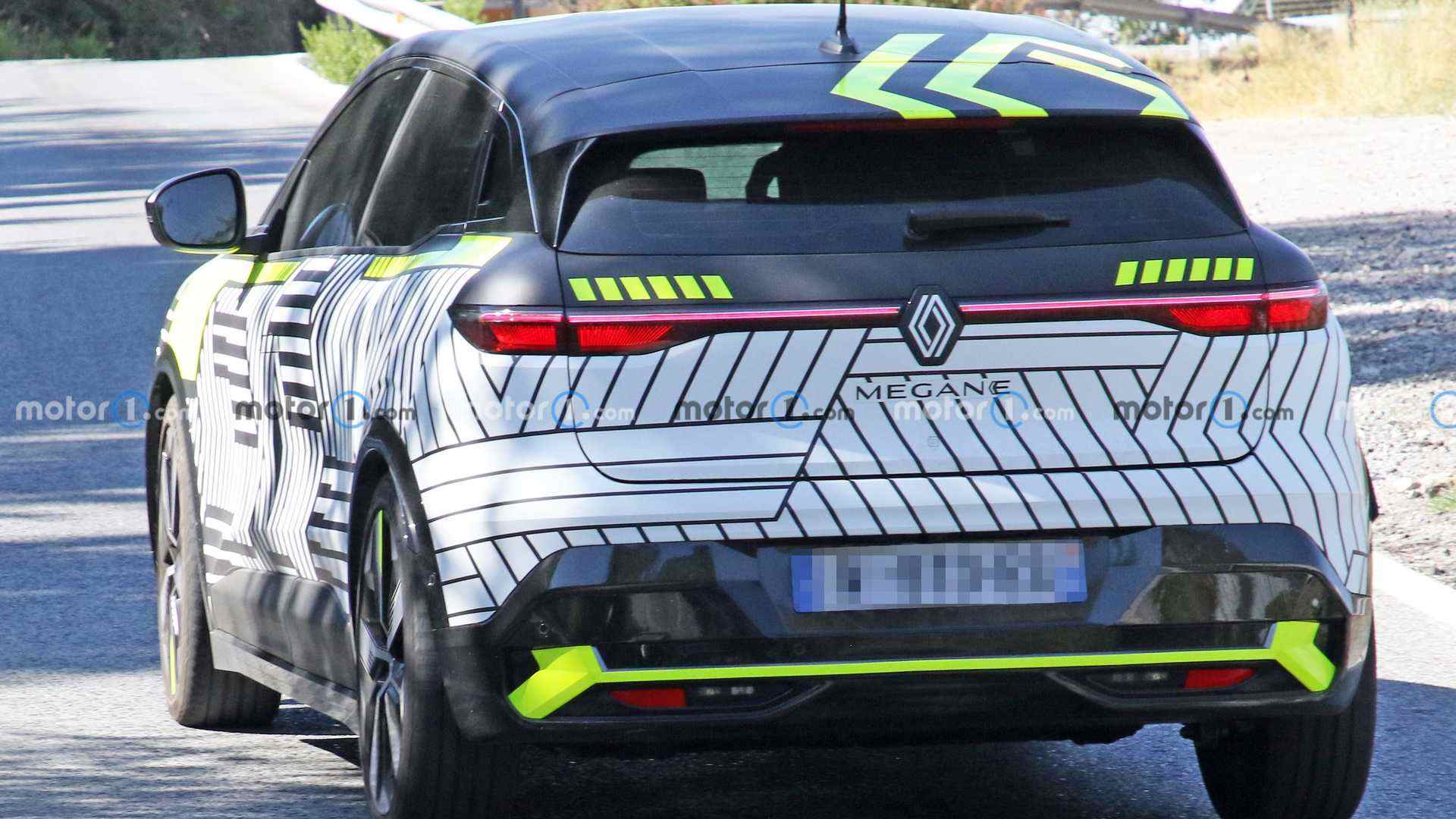 2022-renault-megane-spy-photo.jpeg