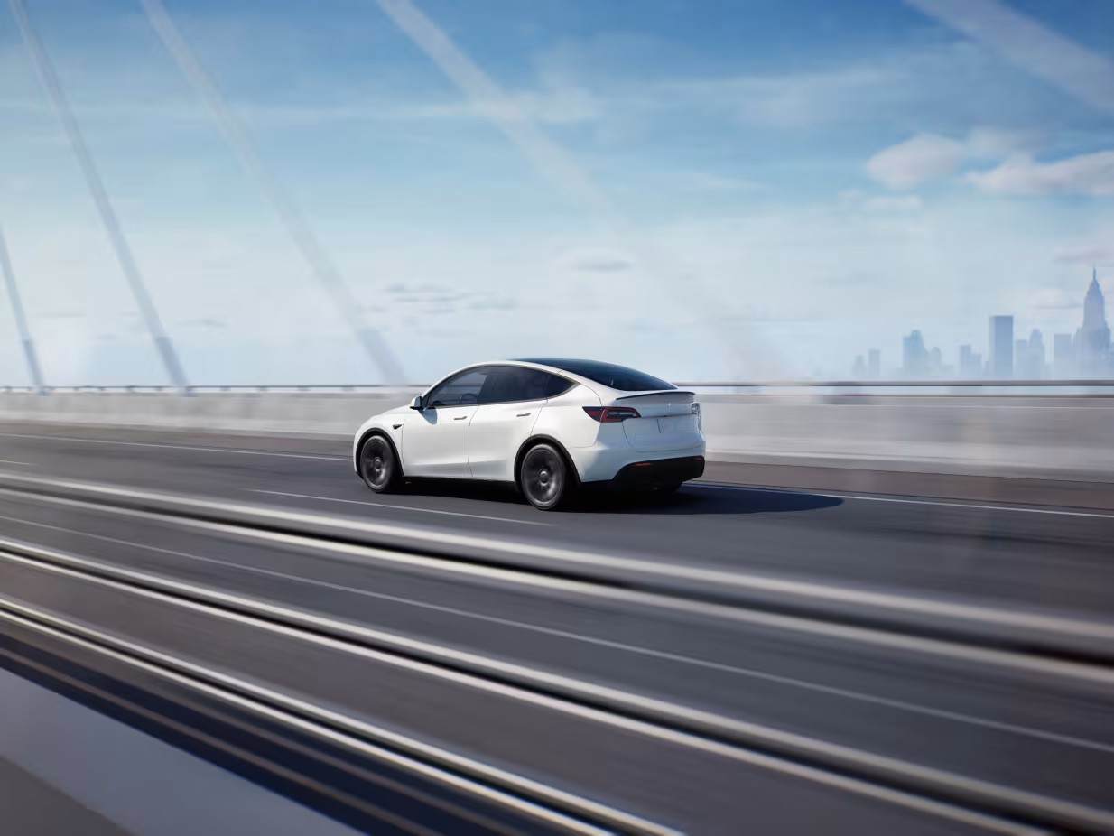 https://i2.dd-img.com/cms/28f45faec78ee88e4a3bd92caa8c40bb.jpg Model-Y-Overview-Carousel-Slide-2-Performance-Desktop-CN.jpg