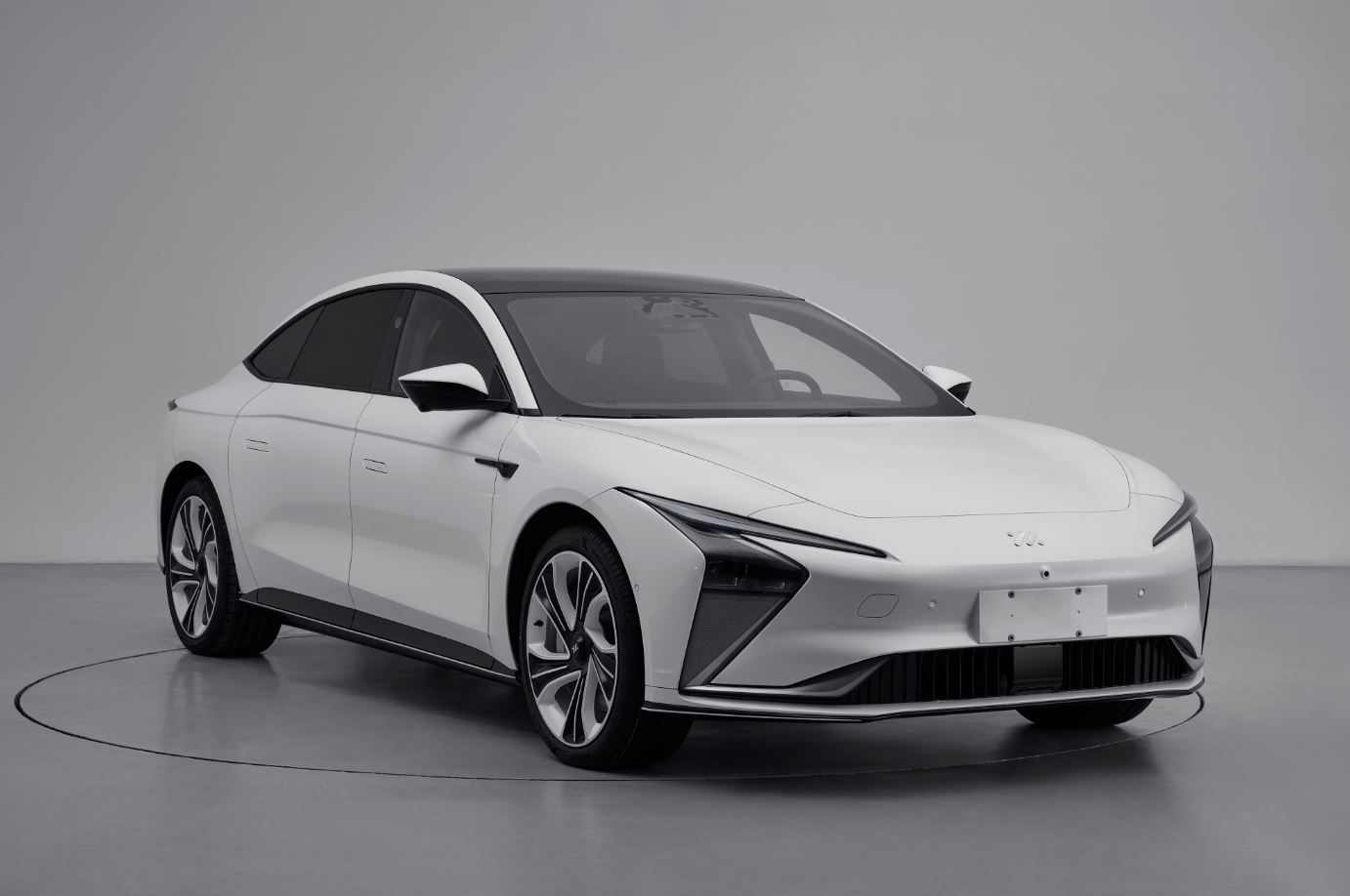 搭载双电机/轴距超3米 智己L7申报信息曝光