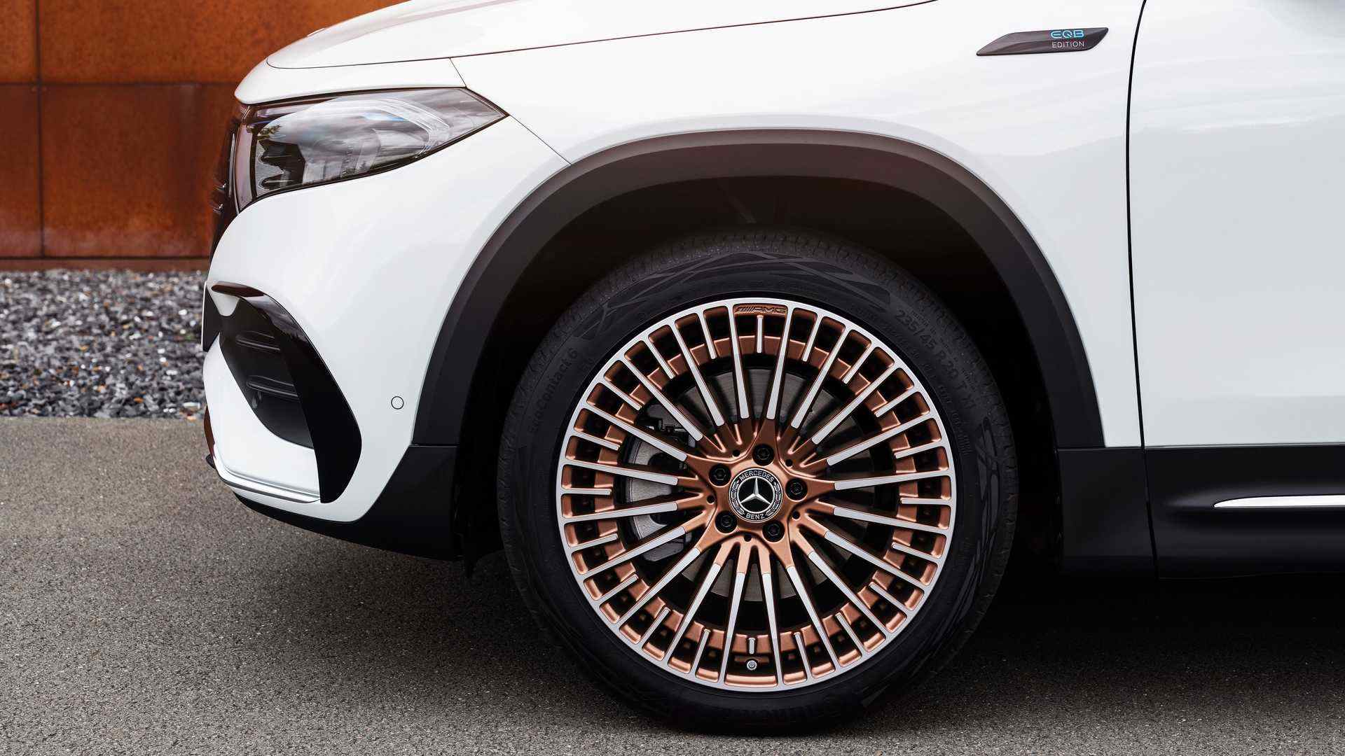 2022-mercedes-benz-eqb-350-exterior (1).jpg