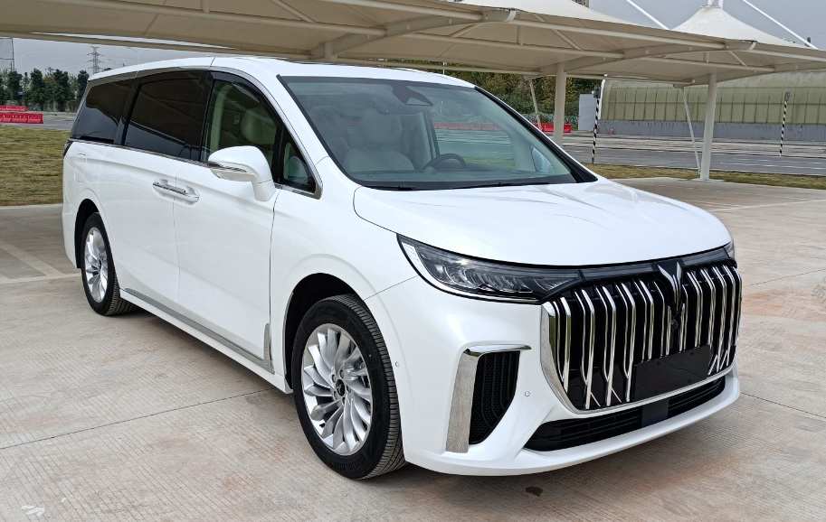 岚图梦想家增程版申报信息曝光 搭载1.5T+电动机插混系统