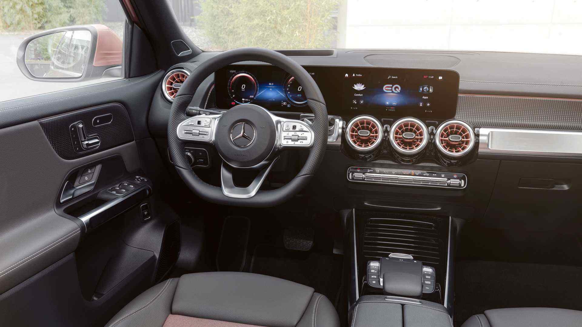 2022-mercedes-benz-eqb-350-interior.jpg