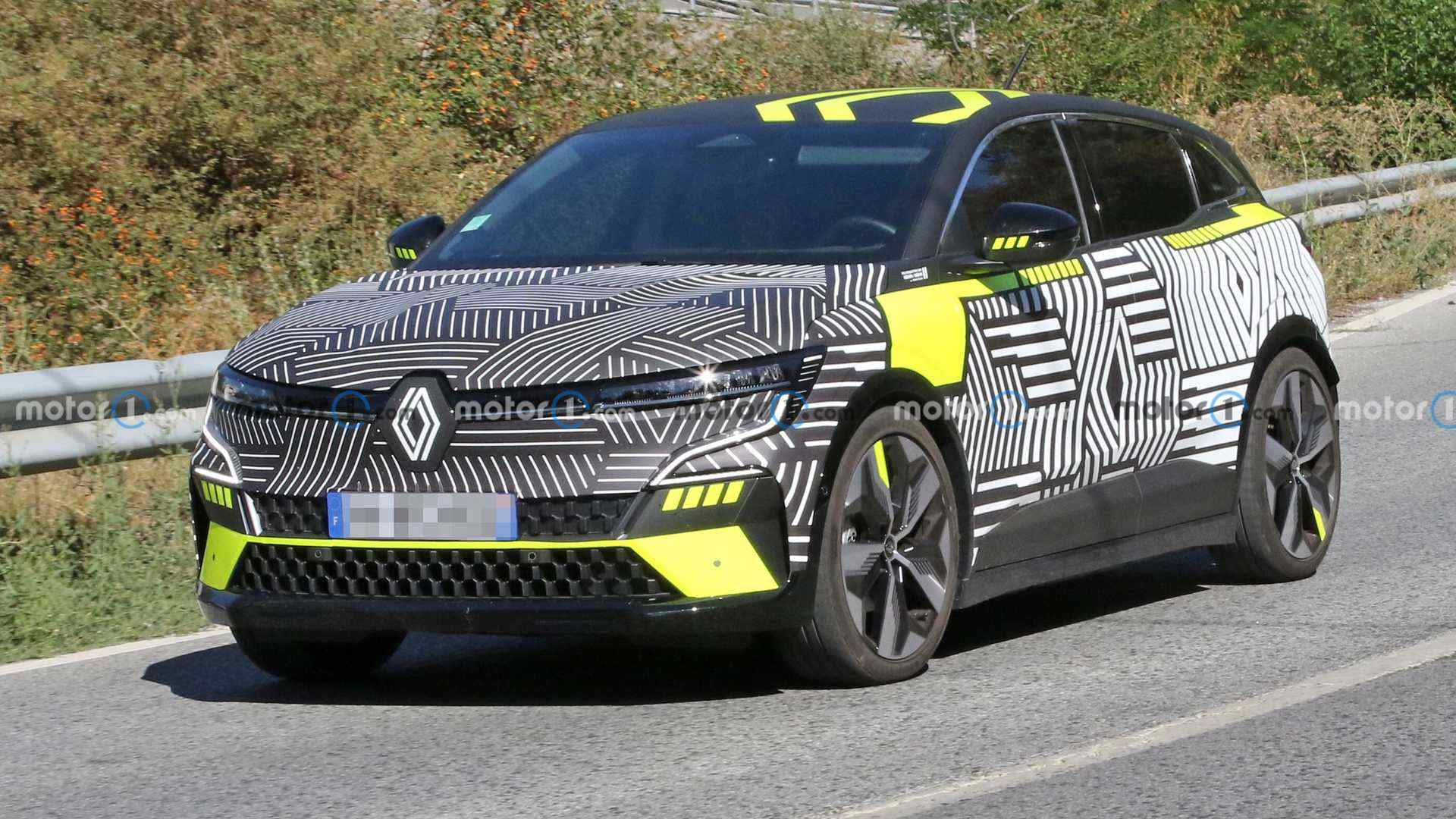 2022-renault-megane-spy-photo.jpeg
