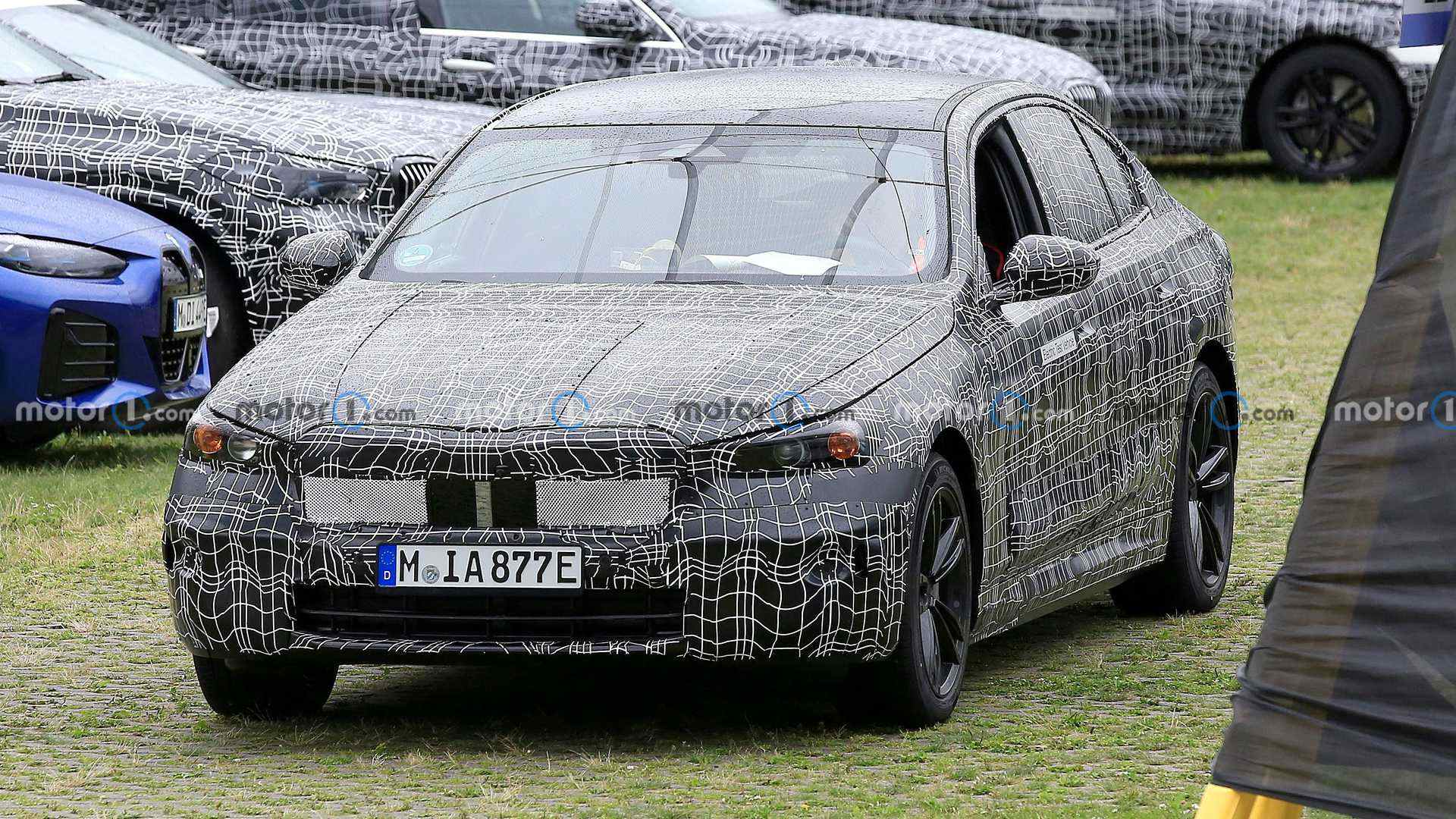 bmw-i5-spy-shots-front-corner.jpg