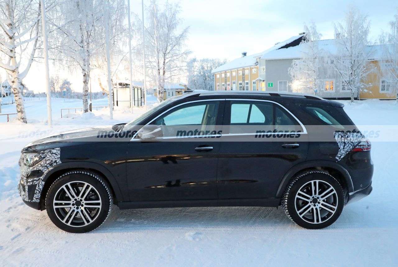 mercedes-gle-facelift-2022-fotos-espia-interior-202183535-1639643999_4.jpg
