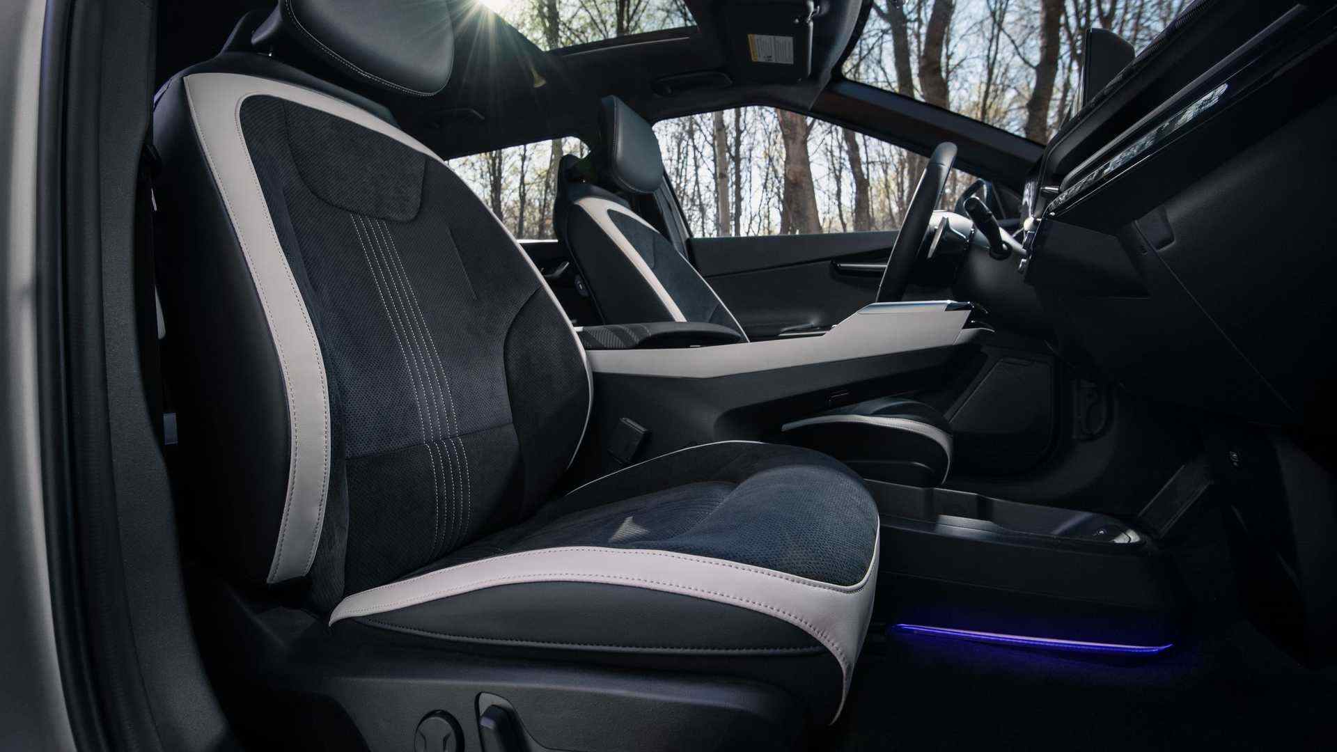 2022-kia-ev6-us-interior.jpg