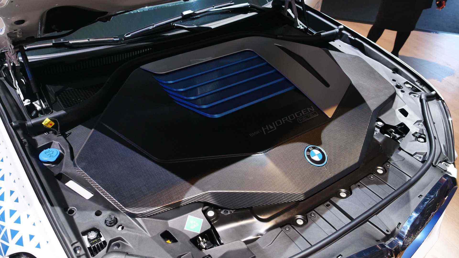 live-photos-of-bmw-ix5-hydrogen-from-iaa-2021 (5).jpg