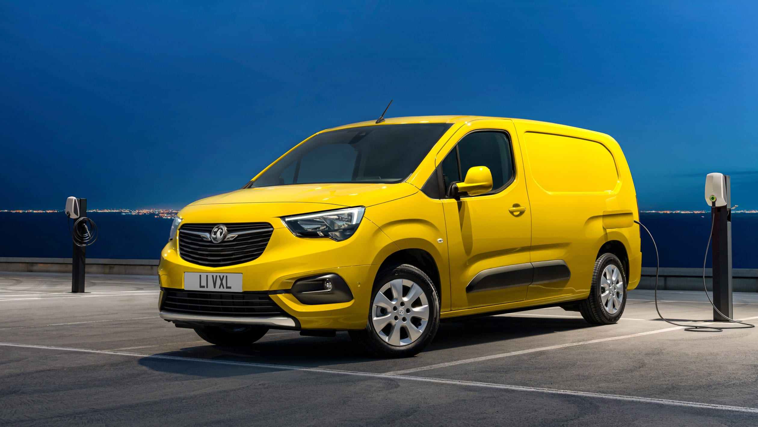 Vauxhall Combo-e van-6.jpeg