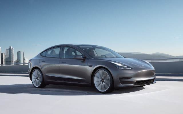 tesla-model-3-grey-2021-640x400.jpg