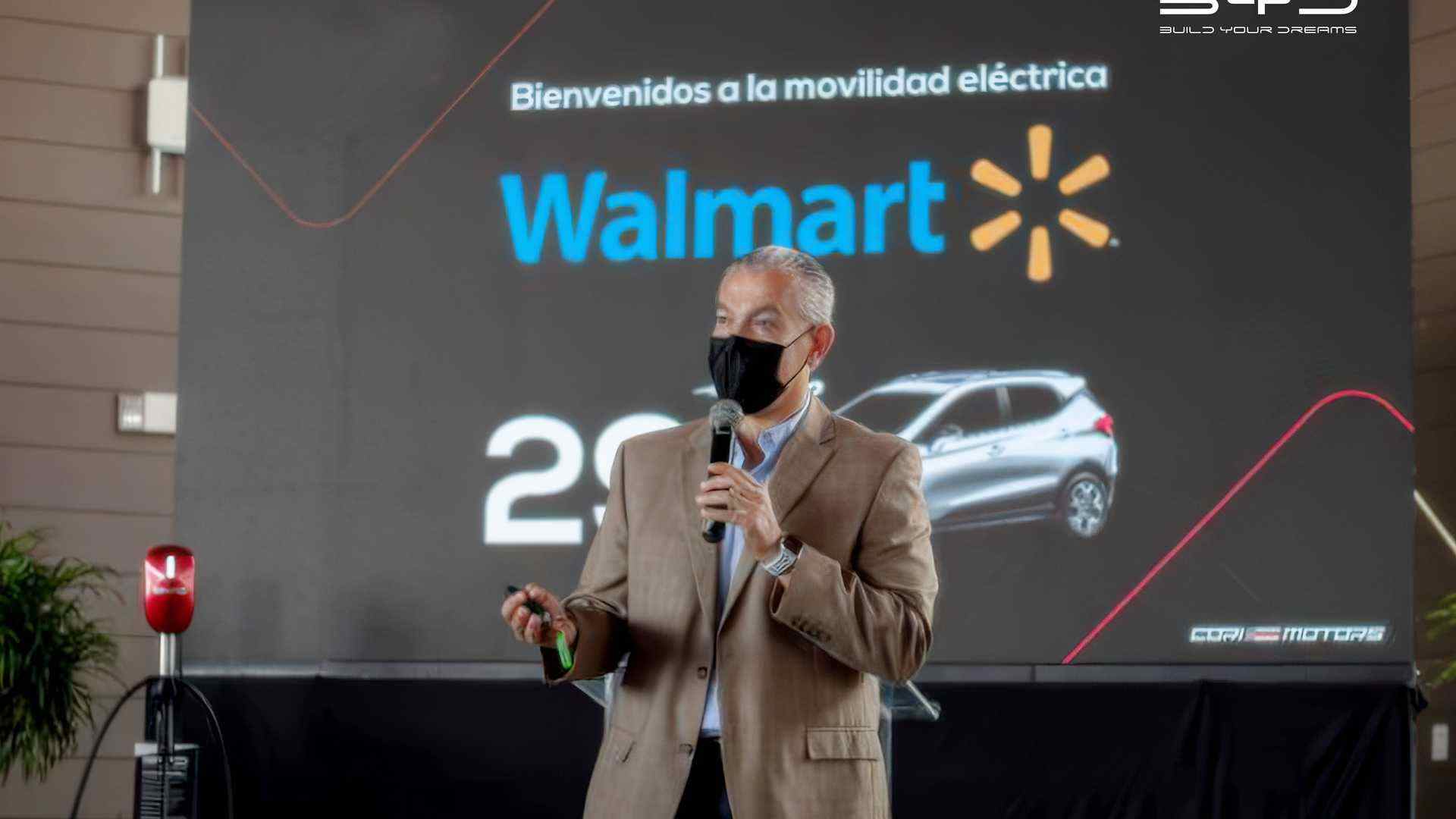 https://i2.dd-img.com/cms/7db33b51dd75453ac78e0a123208d6dc.jpg richard-vargas-cam-biformat-operations-director-of-walmart.jpg