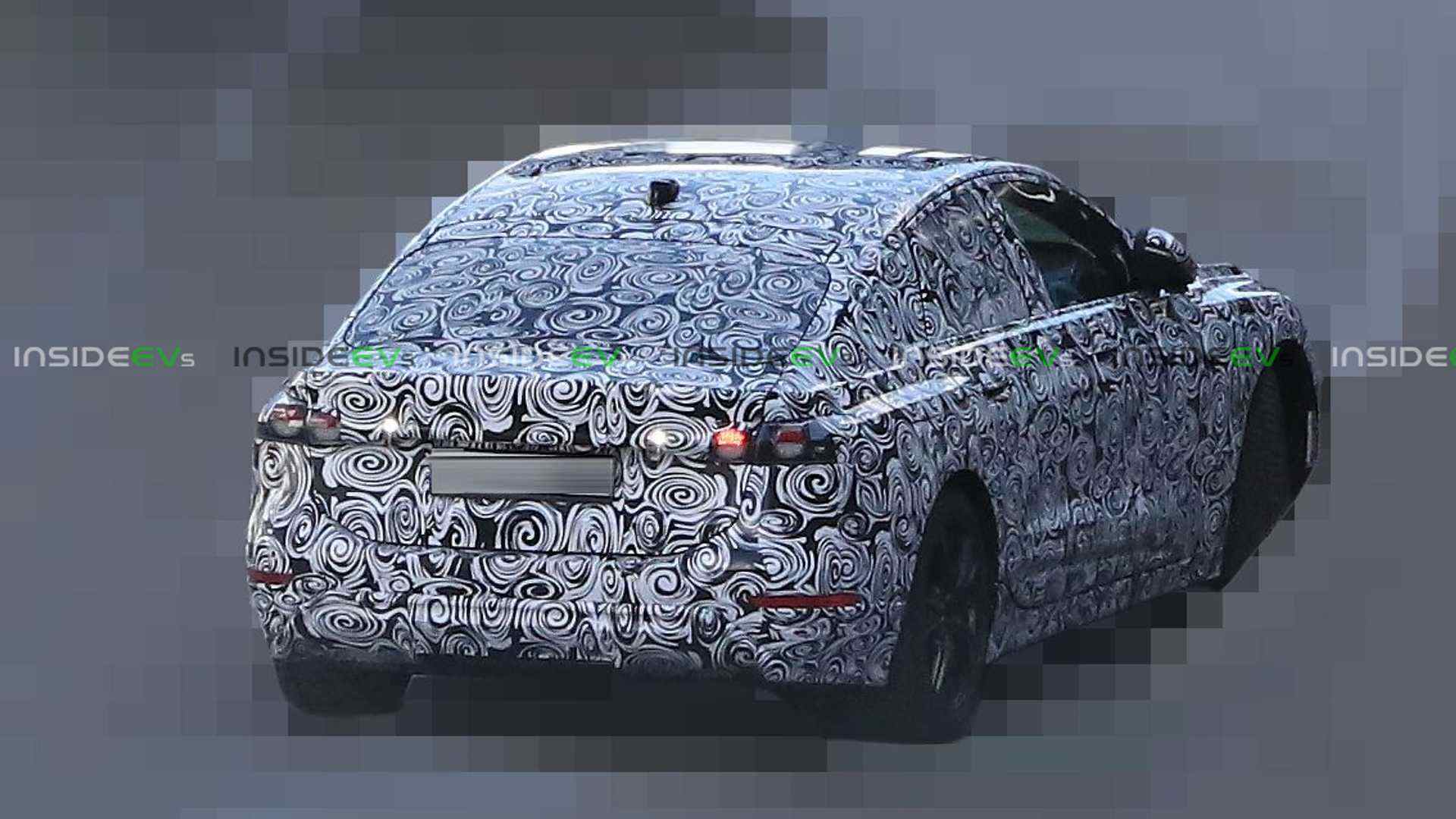2022-audi-a6-e-tron-spy-photos (3).jpg