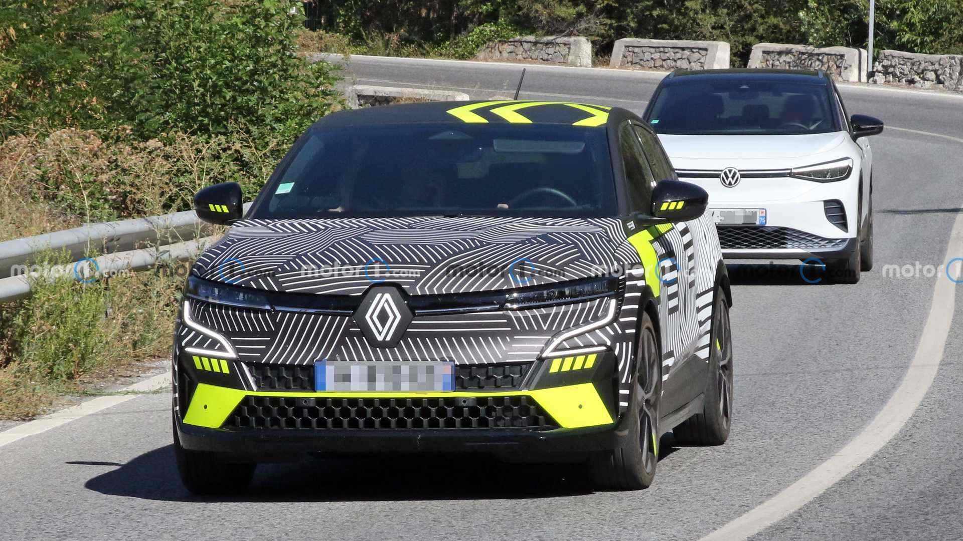 2022-renault-megane-spy-photo.jpeg