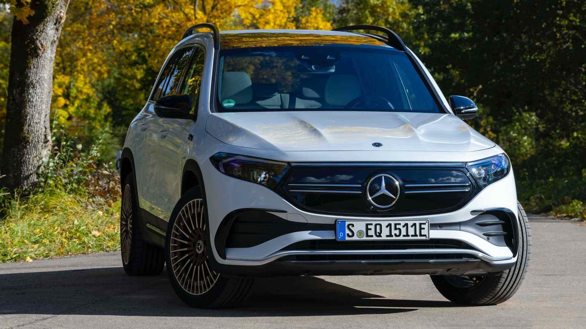 2022-mercedes-benz-eqb-300-4matic-in-european-specification (1).jpg